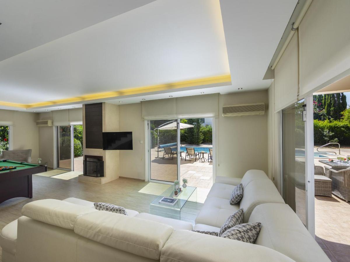 Meneou Seaside Mansion 7 Villa Larnaca Eksteriør billede