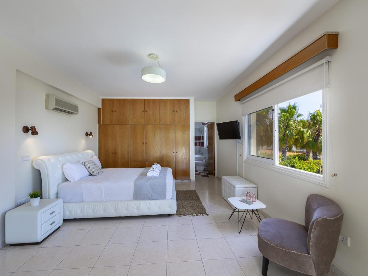 Meneou Seaside Mansion 7 Villa Larnaca Eksteriør billede